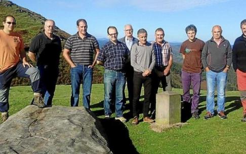 El anual encuentro entre los representantes del Ayuntamiento del Valle de Baztan y de Iparralde, en este caso el año 2020. El anual encuentro entre los representantes del Ayuntamiento del Valle de Baztan y de Iparralde, en este caso el año 2020.