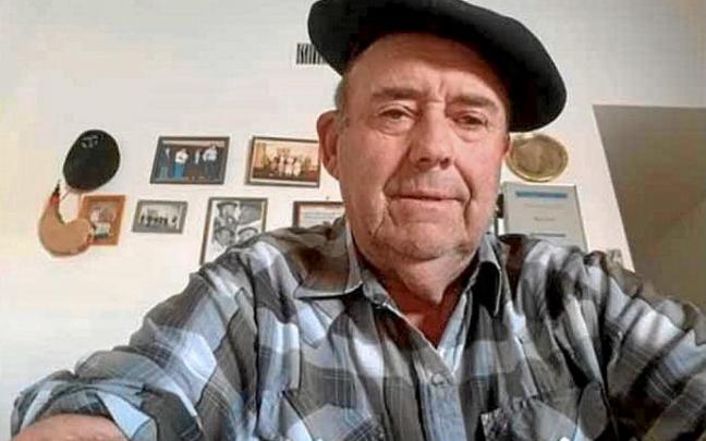 El bertsolari baztandarra Jesús 'Jess' Goñi Telletxea en su casa de Reno, en Nevada. Foto: Euskalkultura.com El bertsolari baztandarra Jesús 'Jess' Goñi Telletxea en su casa de Reno, en Nevada. Foto: Euskalkultura.com