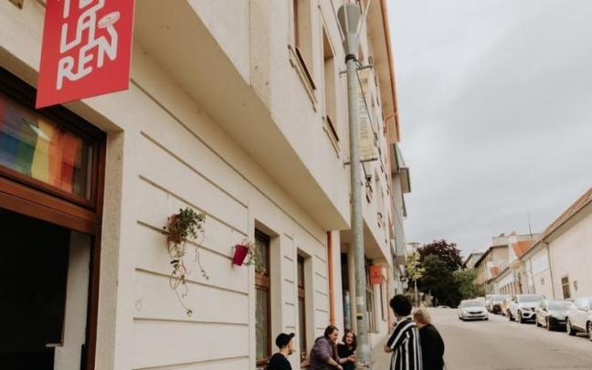 Entrada del bar Teplaren, en Eslovaquia.