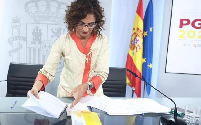 La ministra de Hacienda y Función Pública, María Jesús Montero, tras una rueda de prensa posterior al Consejo de Ministros.