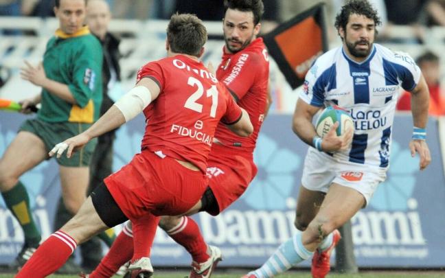 El Aviron Bayonnais, en un encuentro frente al Toulouse en Anoeta disputado en 2011.