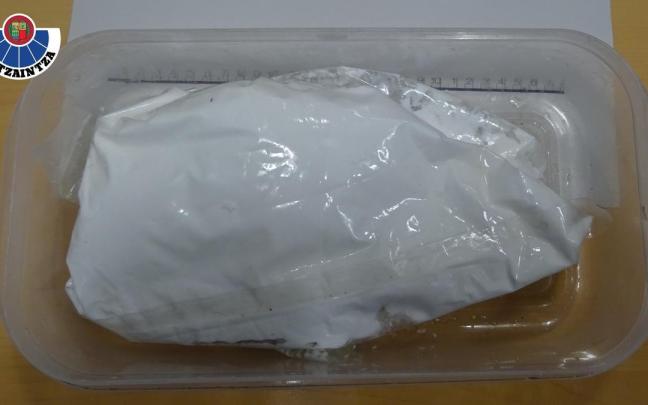 Material incautado durante el registro del inmueble de Erandio.
