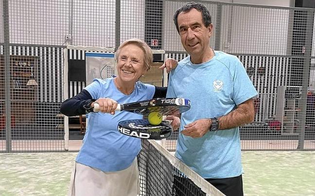 Mari Carmen Soldevilla Aparicio posa junto a Fernando Otario Zabaleta. Mari Carmen Soldevilla Aparicio posa junto a Fernando Otario Zabaleta.