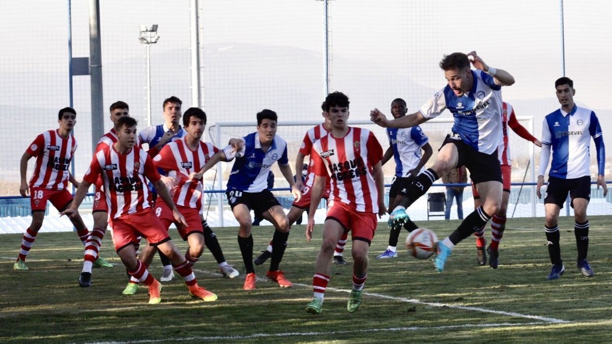 Partido entre el Alavés B y el Pasaia de la pasada temporada disputado en Ibaia