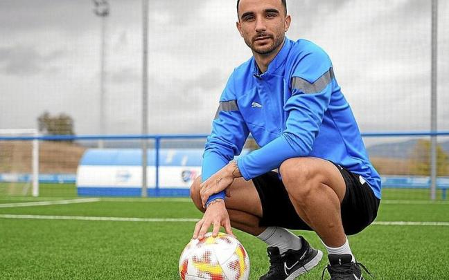 Rober Gonz&aacute;lez, durante su entrevista con DNA en Ibaia. | FOTO: JORGE MU&Ntilde;OZ