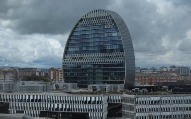 Edificio de la sede del BBVA en Madrid. Edificio de la sede del BBVA en Madrid.
