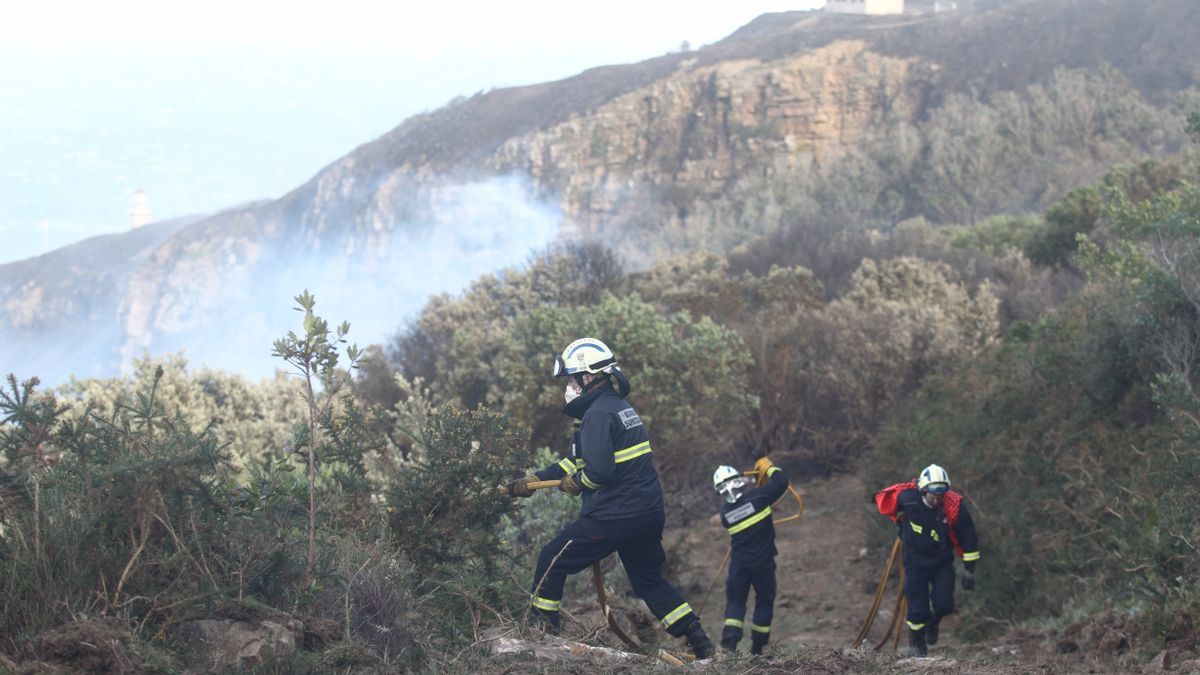 Los bomberos están en alerta máxima ante el riesgo alto existente de incendios forestales