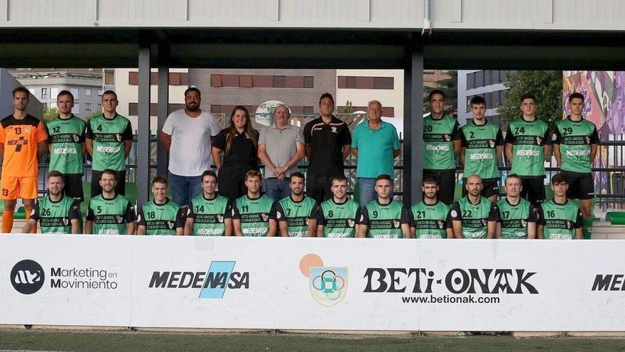 La plantilla del Beti Onak en la presentación oficial del equipo