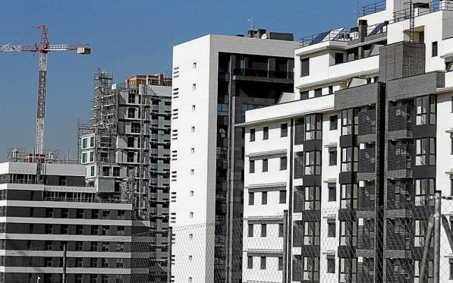 En abril se firmaron 33.423 hipotecas para comprar vivienda. | FOTO: E.P. En abril se firmaron 33.423 hipotecas para comprar vivienda. | FOTO: E.P.