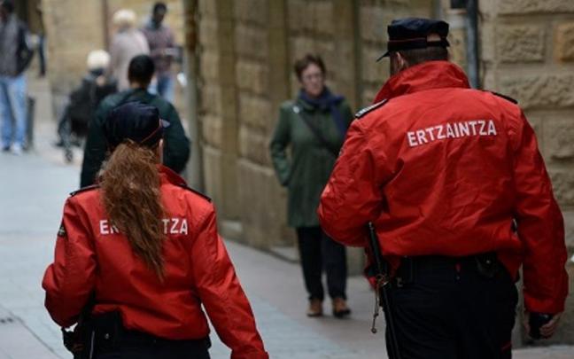 El ladrón fue detenido ayer viernes por la Ertzaintza El ladrón fue detenido ayer viernes por la Ertzaintza
