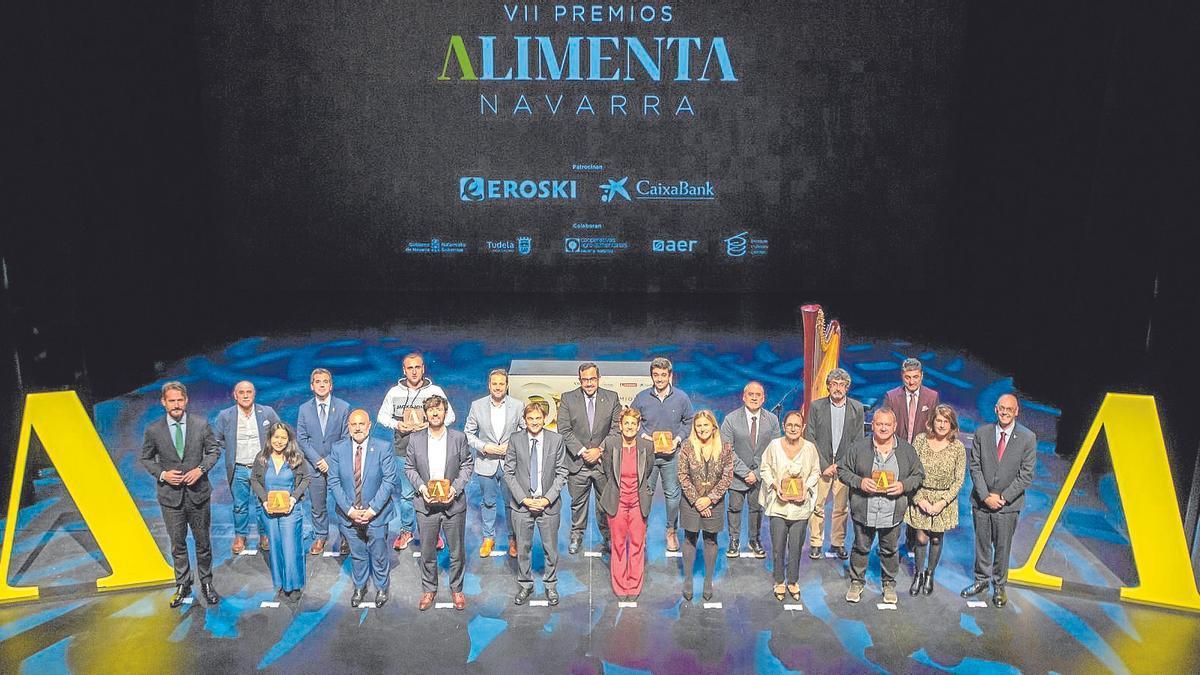 Foto de autoridades, organizadores, patrocinadores y premiados.