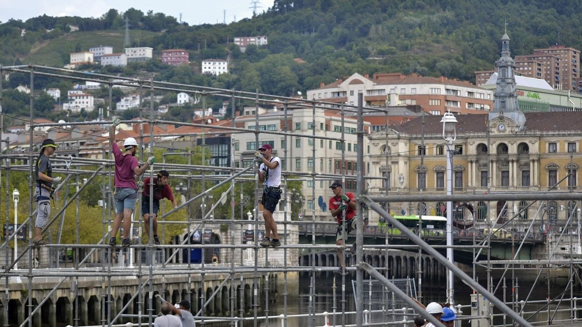 Comienza el montaje de las txosnas para Aste Nagusia