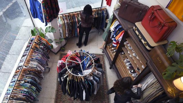 El inicio de la campaña de verano en la hostelería y el comercio repunta el número de afiliados.