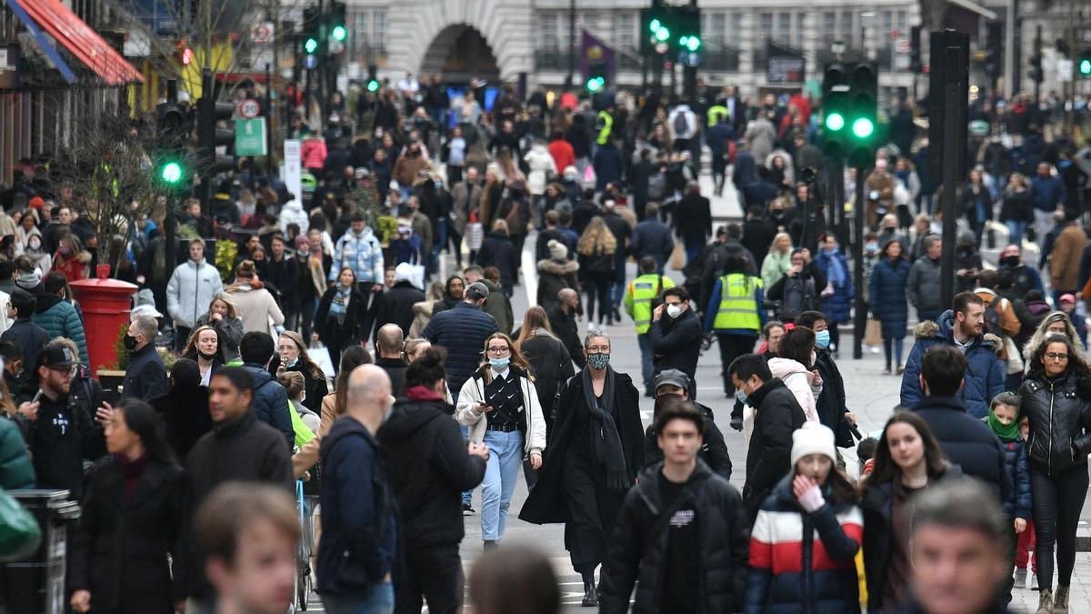 Reino Unido afronta una crisis económica, con los precios alza y una subida de impuestos por parte del Gobierno británico.