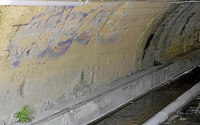 Interior del puente de Apategui. Interior del puente de Apategui.