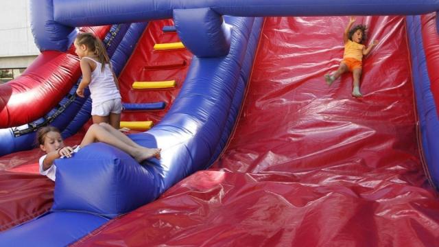 Imagen de archivo de unos hinchables infantiles