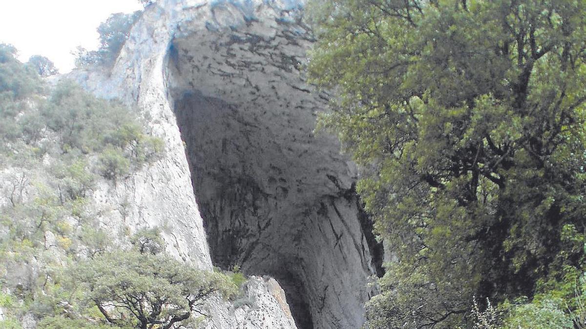 Cueva de Leze.