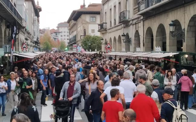 Arranque con llenazo en el Último Lunes de Gernika