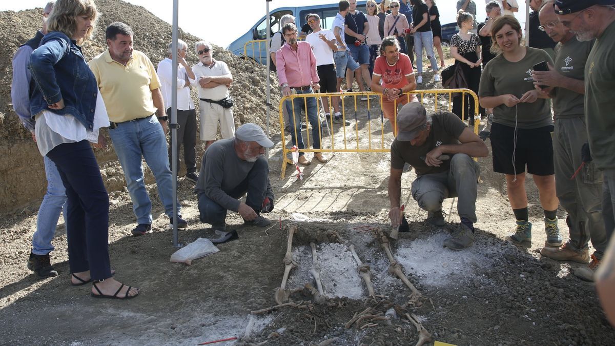 Exhuman en Paternain diez cuerpos procedentes de sacas de la prisión de Pamplona