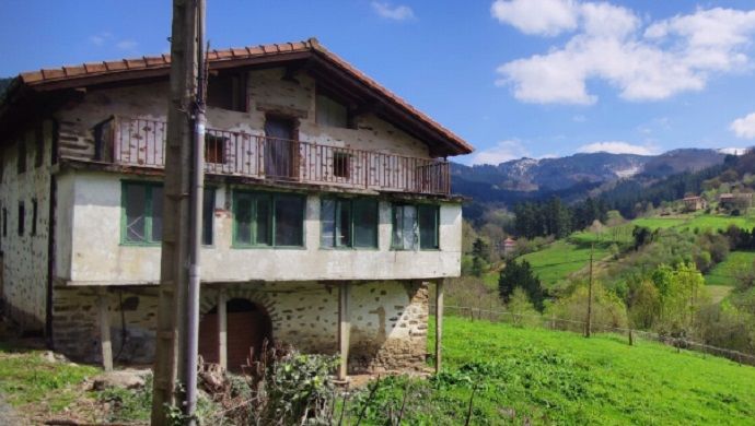 Caserío para reformar en Zeanuri.