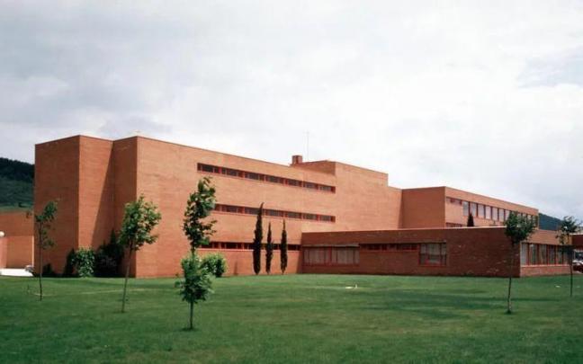 El antiguo centro de Formaci&oacute;n Profesional de Iturrondo y ahora sede de la Agencia Integral de Empleo Iturrondo