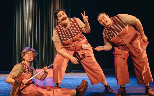 La compañía de teatro gallega A Panadaría apuesta por la comedia ácida para reivindicar en torno a una realidad que toca a muchas mujeres.