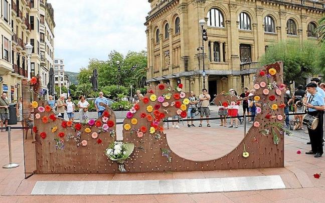 Homenaje floral a los muertos de hace 86 a&ntilde;os