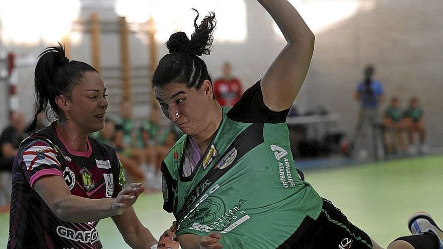 La internacional chilena Valeska Lovera, autora del primer gol del Beti Onak en la máxima categoría.