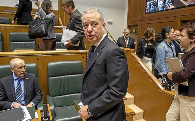Fotografía del Pleno de control de ayer en el Parlamento Vasco. | FOTO: EFE Fotografía del Pleno de control de ayer en el Parlamento Vasco. | FOTO: EFE