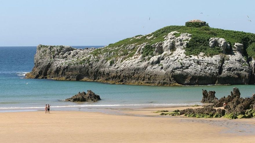 Imagen de la playa de Ris, en la localidad cántabra de Noja.