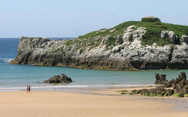 Imagen de la playa de Ris, en la localidad c&aacute;ntabra de Noja.