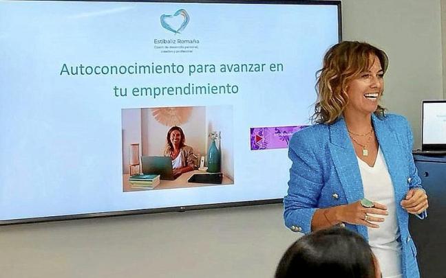 Estíbaliz Romaña, durante la sesión en la sede de Bilbao Metrópoli 30.