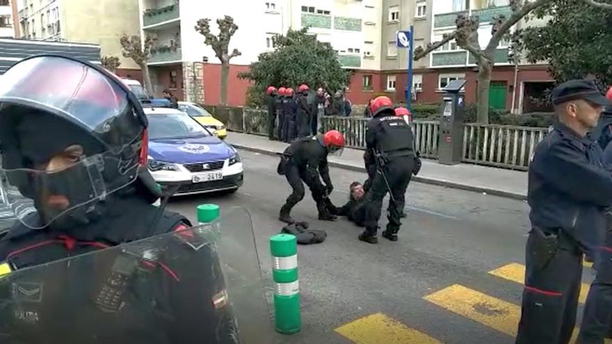 Un detenido en Romo en las protestas por la Nagusien Etxea