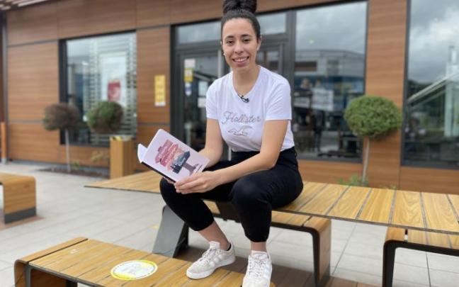 'El norte se conjuga en futuro' es la primera publicación de la joven escritora berriztarra Bea Garnández. 'El norte se conjuga en futuro' es la primera publicación de la joven escritora berriztarra Bea Garnández.