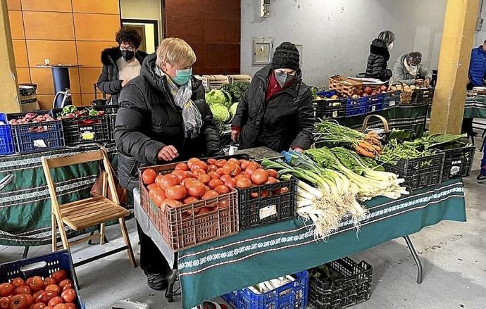 Uno de los puestos del mercado de Beasain. Foto: N.G.