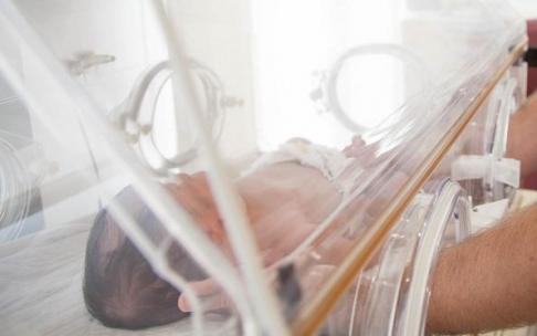 El médico que atendió un parto en una casa de Ibiza será investigado por homicidio imprudente.