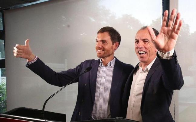 Sergio Sayas y Carlos García Adanero, en el primer acto público de su plataforma Sergio Sayas y Carlos García Adanero, en el primer acto público de su plataforma