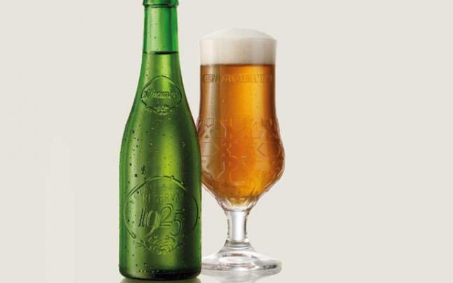 Las cenas van acompañadas de cerveza Alhambra Reserva 1925.