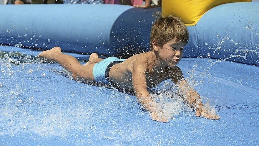 Un chaval se lanza sin miedo.