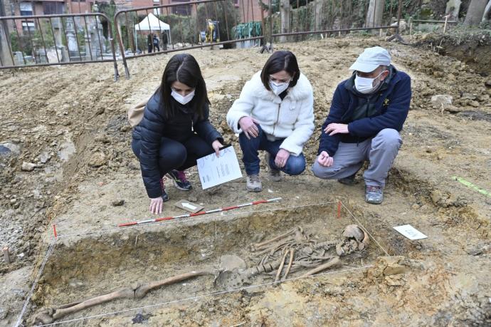 Exhumaciones en el cementerio de Begoña