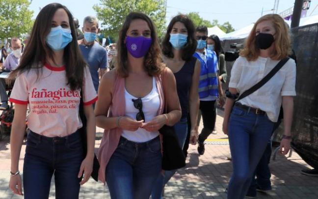 Ione Belarra, junto a Noelia Vera, Isa Serra y Lilith Verstrynge, a su llegada a la IV Asamblea de Podemos Ione Belarra, junto a Noelia Vera, Isa Serra y Lilith Verstrynge, a su llegada a la IV Asamblea de Podemos