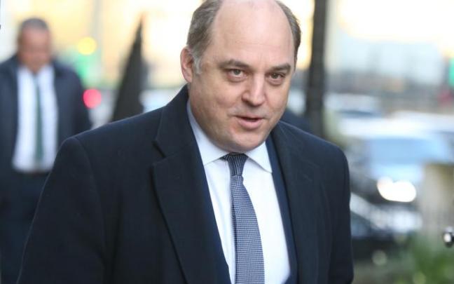 El ministro de defensa de Reino Unido, Ben Wallace, asegura que alguien le llamó haciéndose pasar por el primer ministro ucraniano.