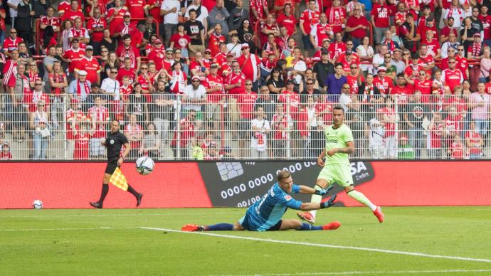 Alex Berenguer adelantó al Athletic en el marcador en el amistoso disputado ayer en Berlín.