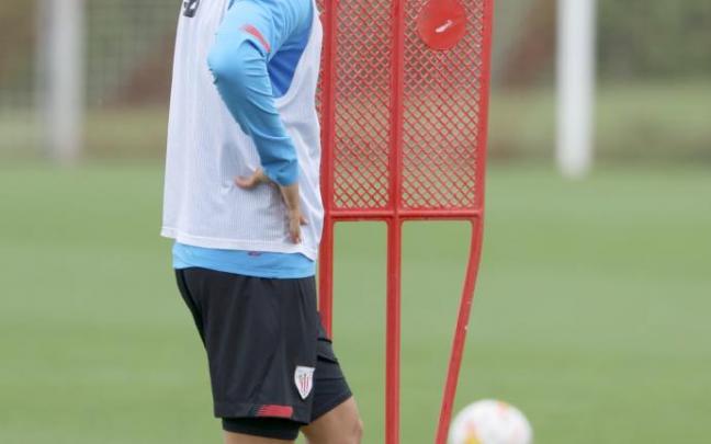 Alex Berenguer durante el entrenamiento del Athletic en Lezama Alex Berenguer durante el entrenamiento del Athletic en Lezama