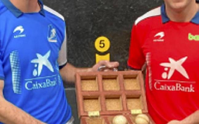 Rezusta y Jaka, en la elección de material en Bergara. Foto: N.G. Rezusta y Jaka, en la elección de material en Bergara. Foto: N.G.