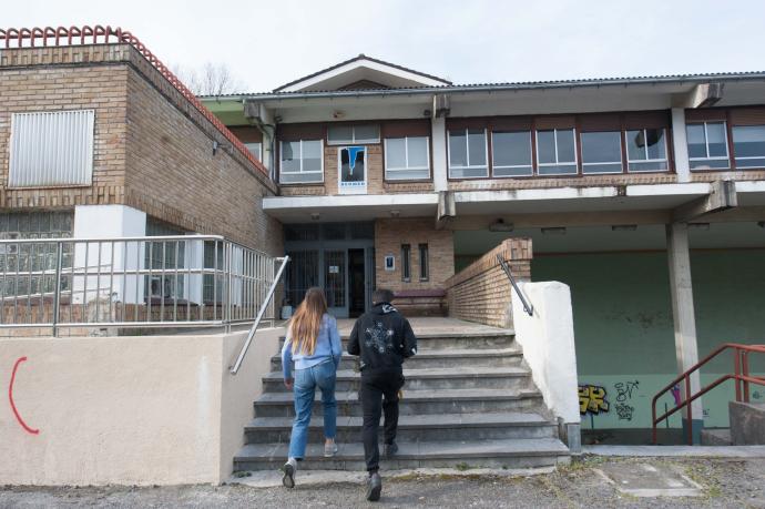 El centro educativo bermeano donde presuntamente sucedieron los hechos cerró las puertas hace ya algunos años.