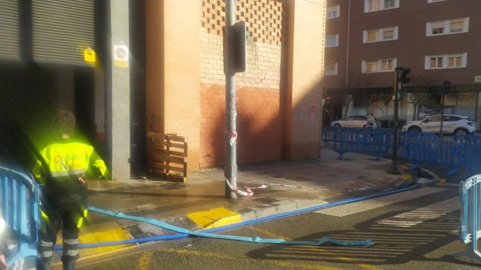 Limpieza de uno de los garajes situado en la calle Joaquín Beunza.