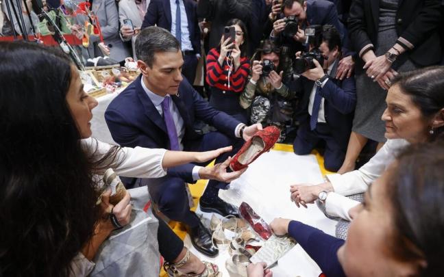 Pedro Sánchez, en el stand de La Rioja, que ha recibido el premio al mejor stand de Fitur Pedro Sánchez, en el stand de La Rioja, que ha recibido el premio al mejor stand de Fitur