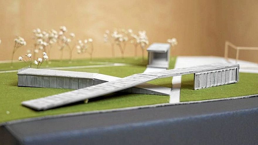 Algunas de las propuestas que se pueden ver en la muestra con dos sedes. | FOTO: J.M.