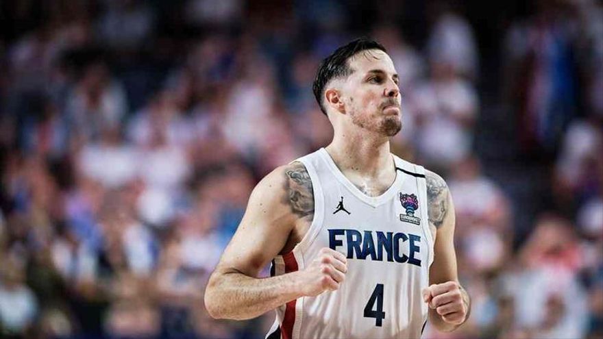 Heurtel, en un partido con la selección francesa en el Europeo FIBA